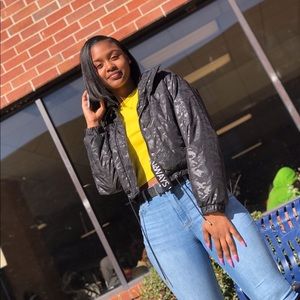 Meet your Posher, Andrea